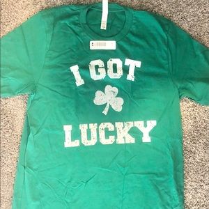 NWT St. Patrick’s Day Green “I Got Lucky” Mens T-Shirt - Size: Medium